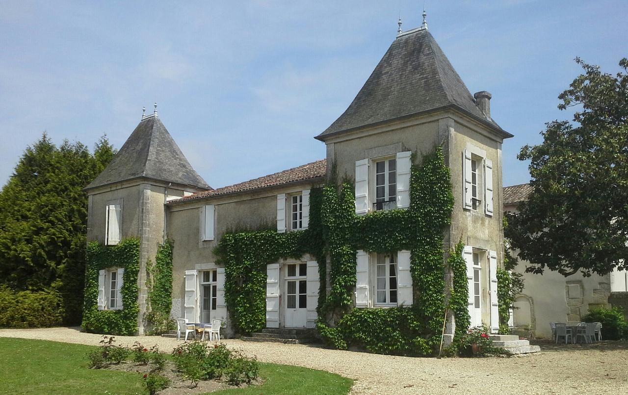 Bed and Breakfast Le Logis De Ruelle Exterior foto
